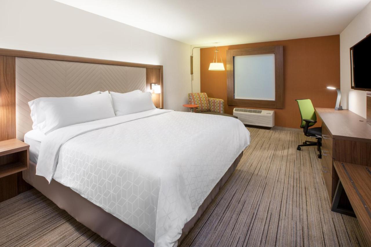 Holiday Inn Express & Suites - Lindale By Ihg Exterior photo