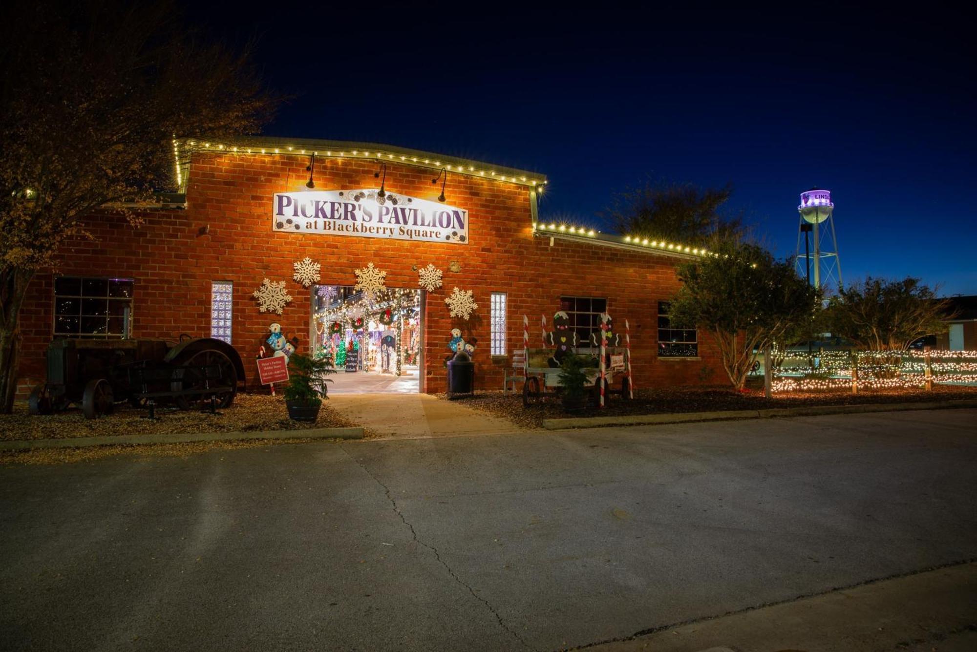 Holiday Inn Express & Suites - Lindale By Ihg Exterior photo