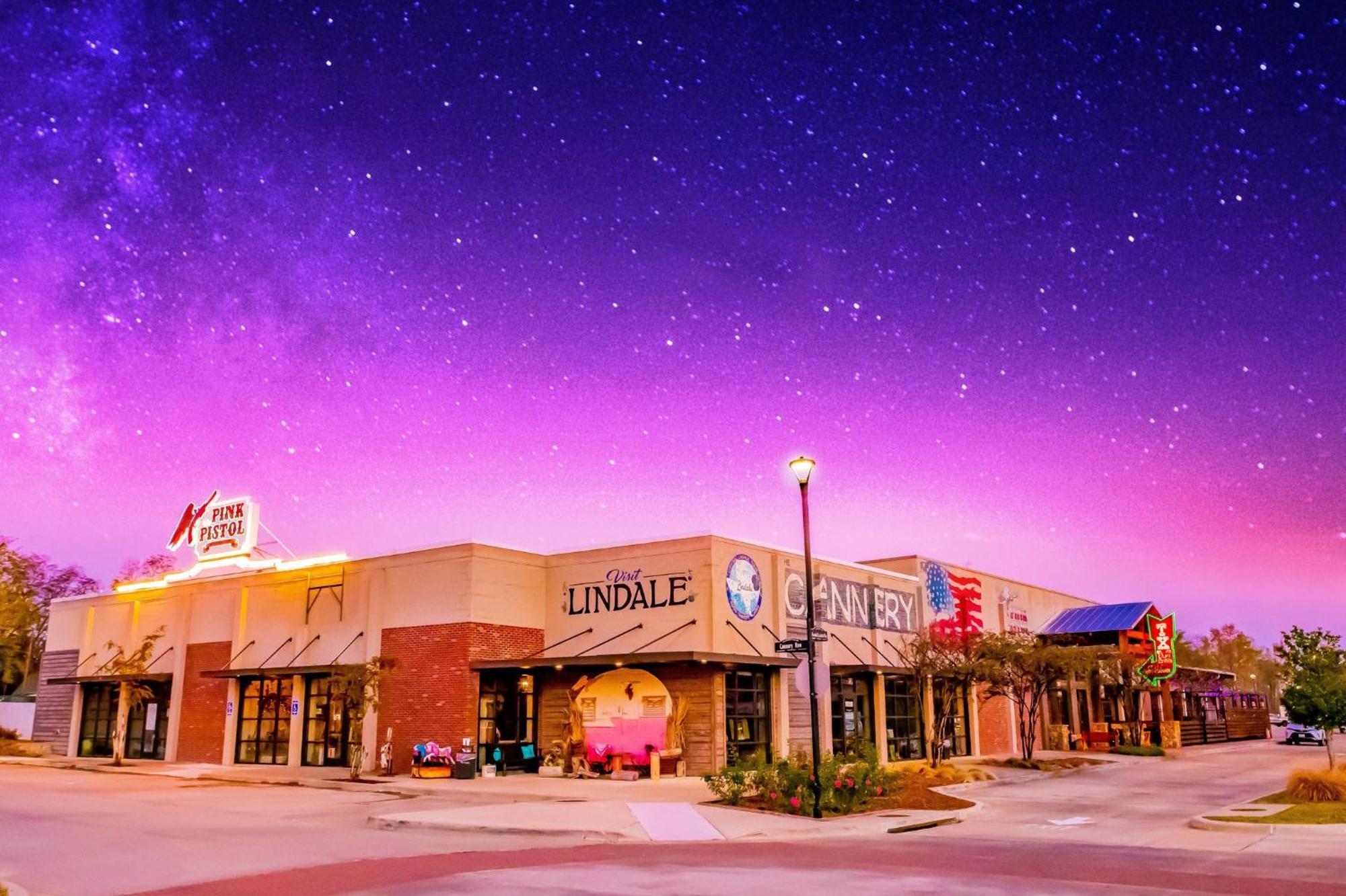 Holiday Inn Express & Suites - Lindale By Ihg Exterior photo